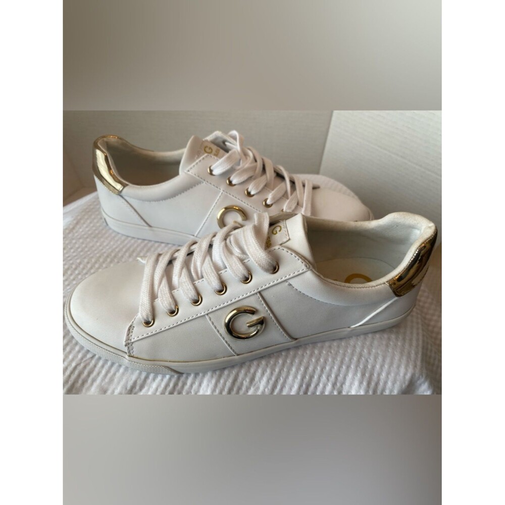 G by Guess White Sneakers with Gold Heel Accent Super Cute Women’s Size 11M NWOT
